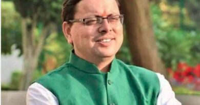 मुख्यमंत्री धामी ने सीबीएसई 12वीं की टॉपर अरीना रघुवंशी को फोन कर दी बधाई