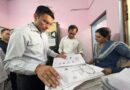 सब-रजिस्ट्रार कार्यालय में डीएम का औचक निरीक्षण, स्टांप चोरी और अवैध रजिस्ट्रियों का हुआ खुलासा