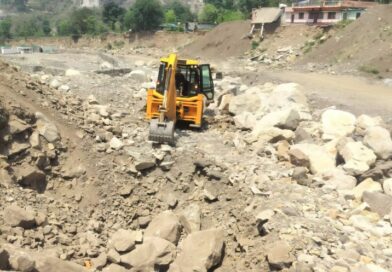 आपदा प्रभावित क्षेत्र कार्लीगाड़ में मलवे के चैनेलाइजेशन का कार्य प्रारंभ