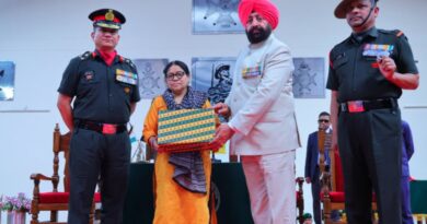 देश सदैव शहीदों के बलिदान और उनके परिवारों के योगदान का ऋणी रहेगा- राज्यपाल