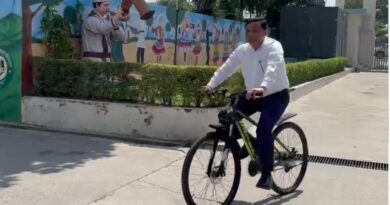 जब अफसर खुद बने मिसाल : साइकिल से दफ्तर पहुंचे बंशीधर तिवारी